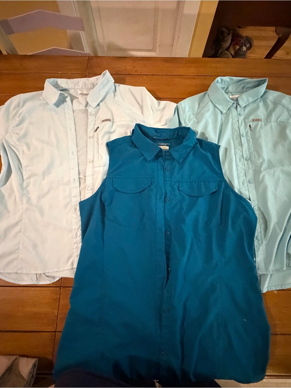 Bundle of 3 Columbia shirts